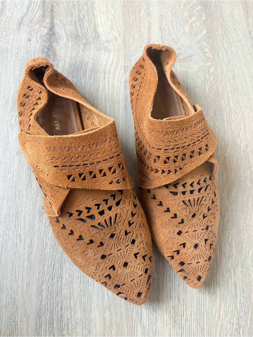All Black - Pointed Suede Laser-Cut Flats in Tan